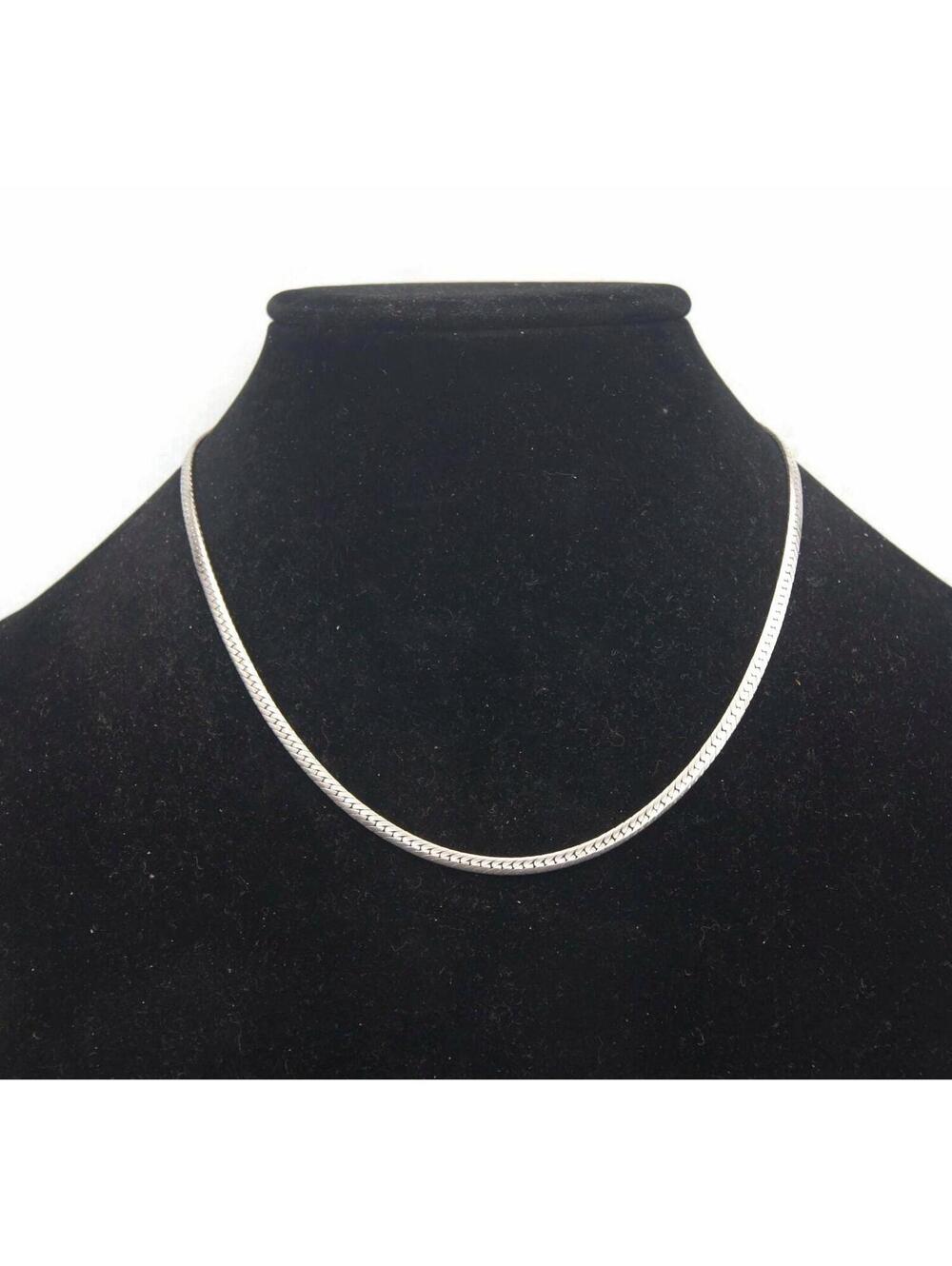 Vintage Silver Tone 3mm Herringbone Chain Necklace, 18 Inches.